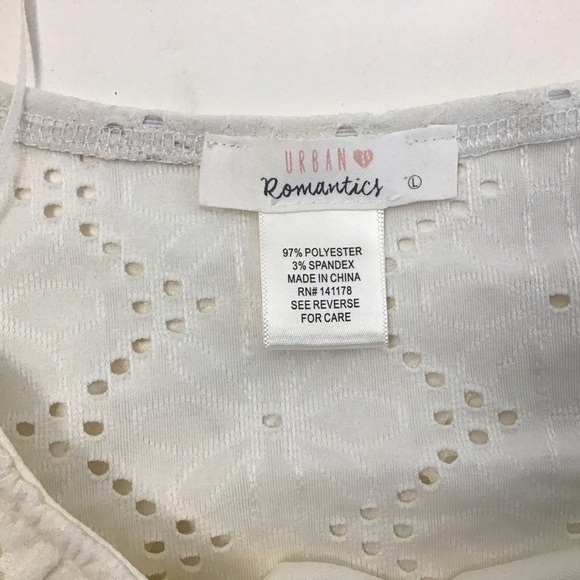 Urban Romantics eyelet puff sleeve cropped top. Size large. NWT - Picture 6 of 8